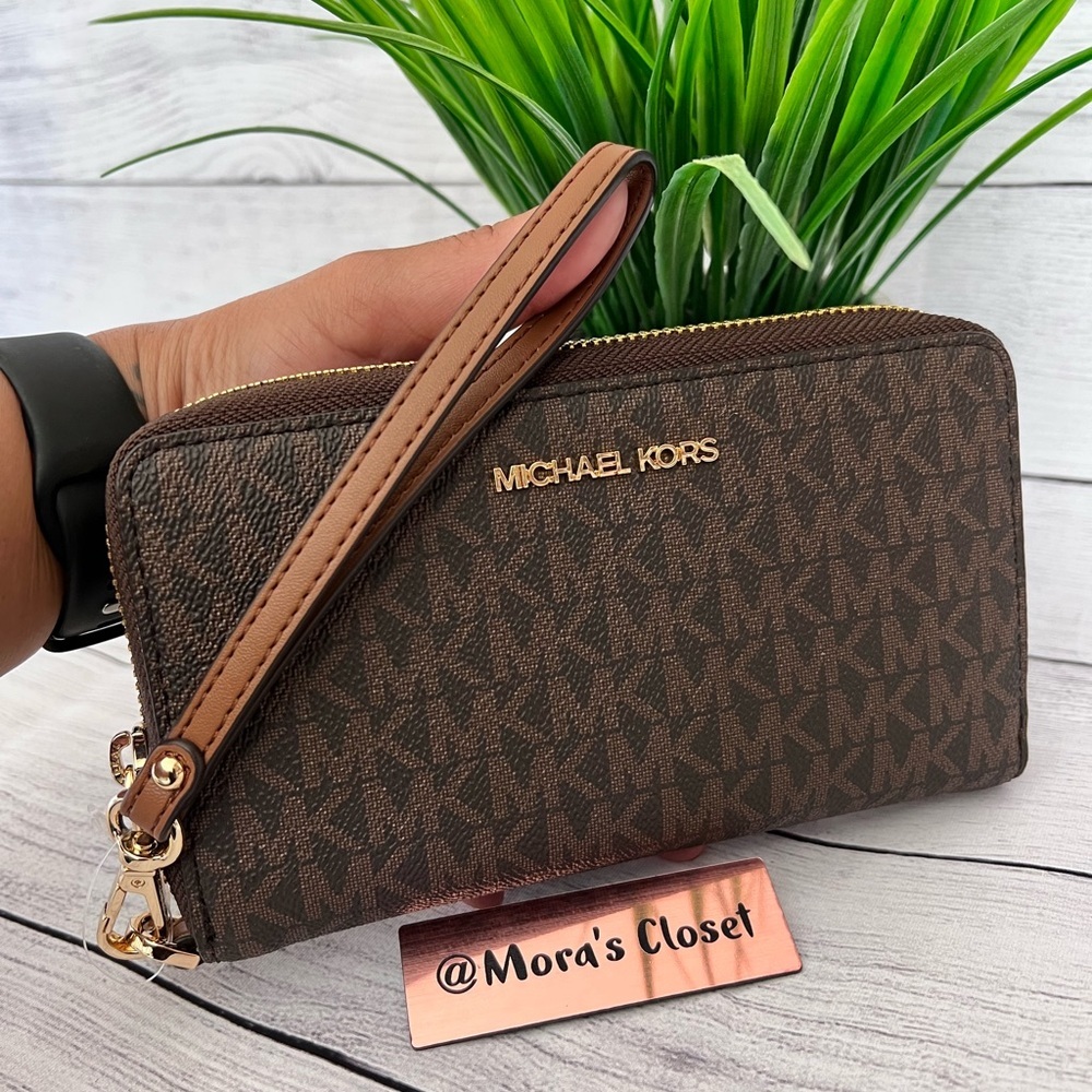 Michael Kors Flat Phone Holder Wallet/Wristlet - Picture 6 of 8